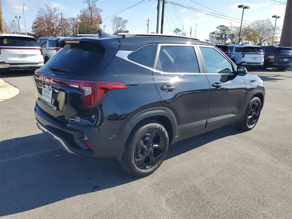 2026 Kia Seltos EX photo 4