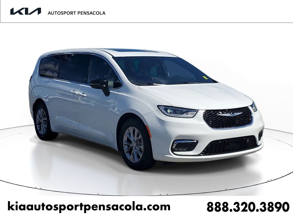 Used 2026 Chrysler Pacifica Limited Minivan/Van