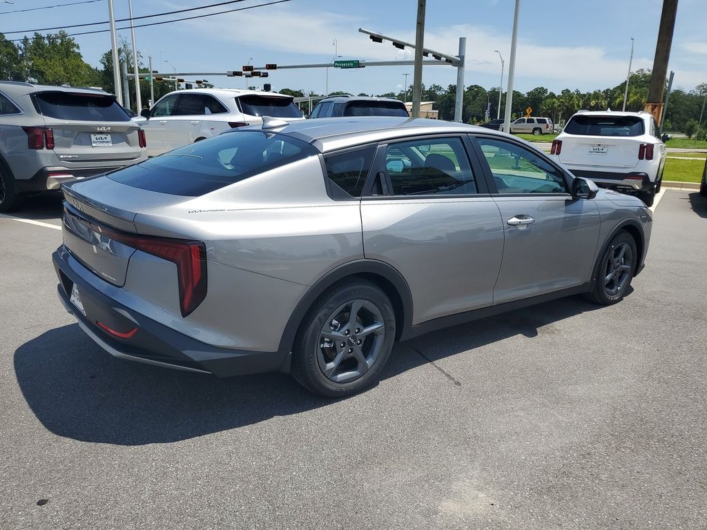 New 2026 Kia K4 LXS Sedan