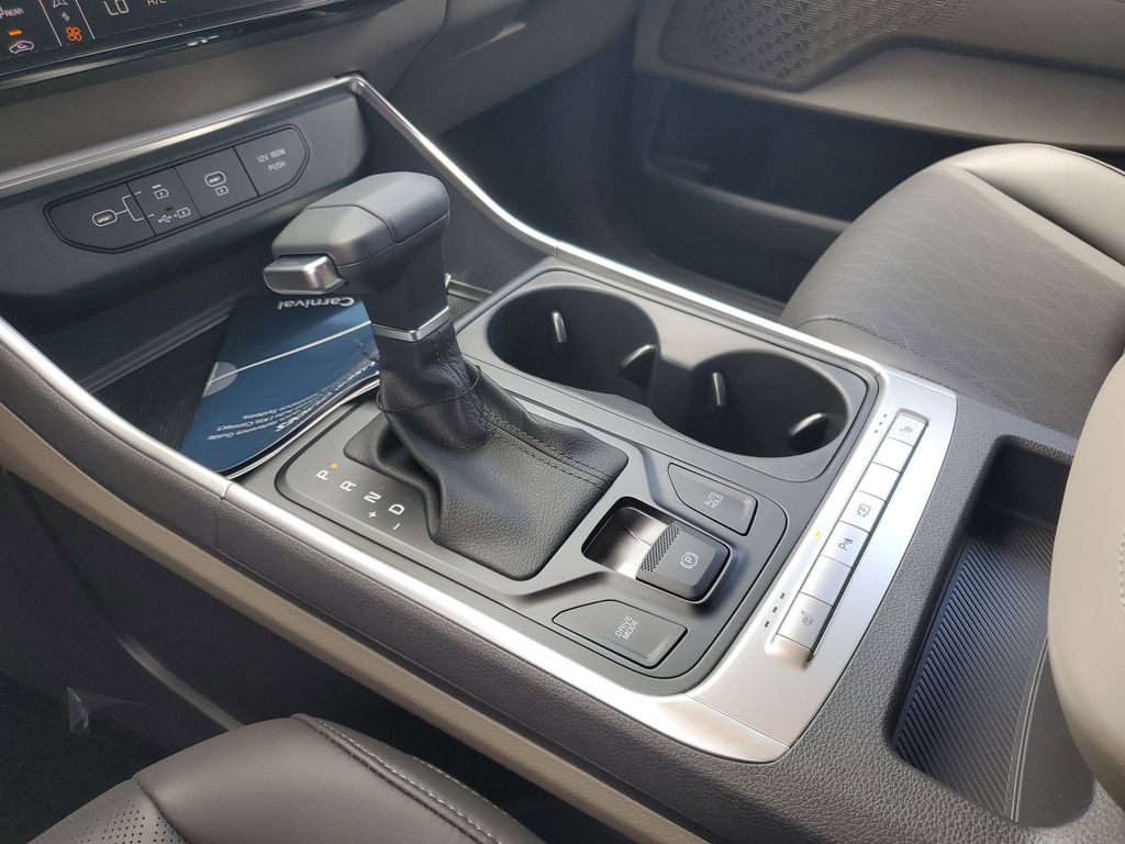 2026 Kia Carnival LXS - Photo 18