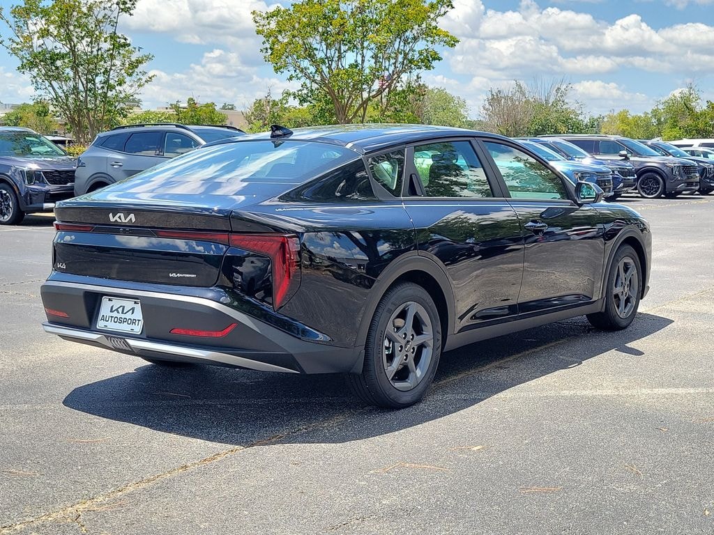 New 2026 Kia K4 LXS Sedan