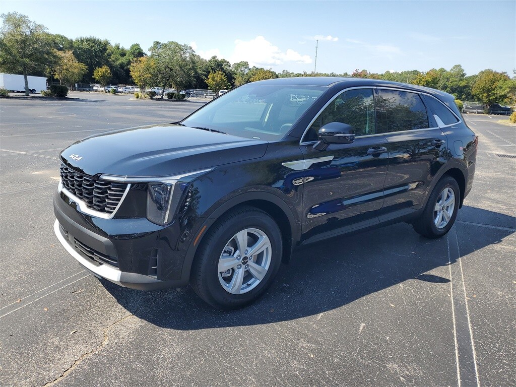 2026 Kia Sorento LX photo 2