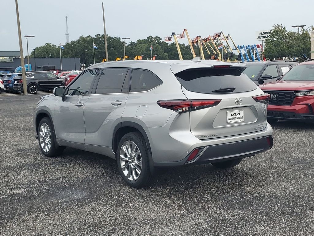 Used 2024 Toyota Highlander Limited SUV