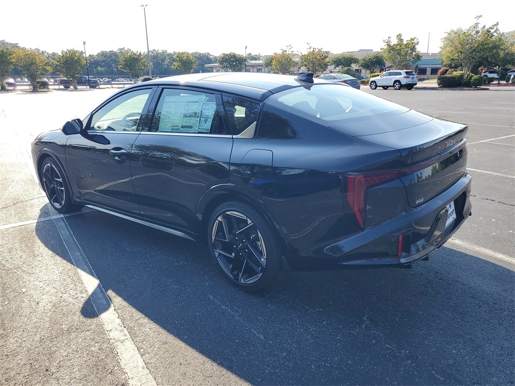 2025 Kia K4 GT-Line photo 3