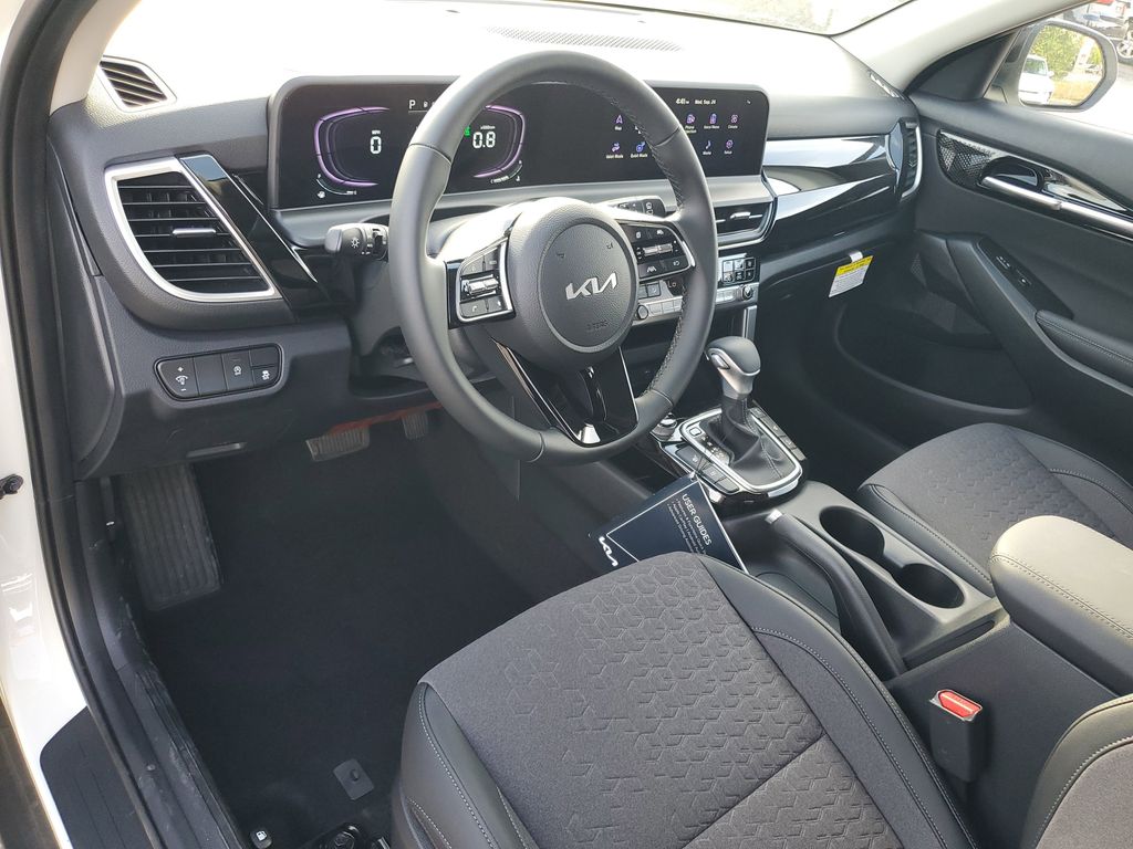 2026 Kia Seltos S - Photo 6