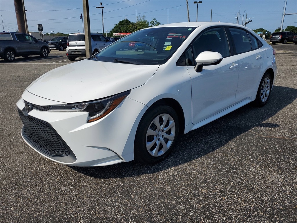 Used 2022 Toyota Corolla LE with VIN 5YFEPMAE8NP382746 for sale in Pensacola, FL