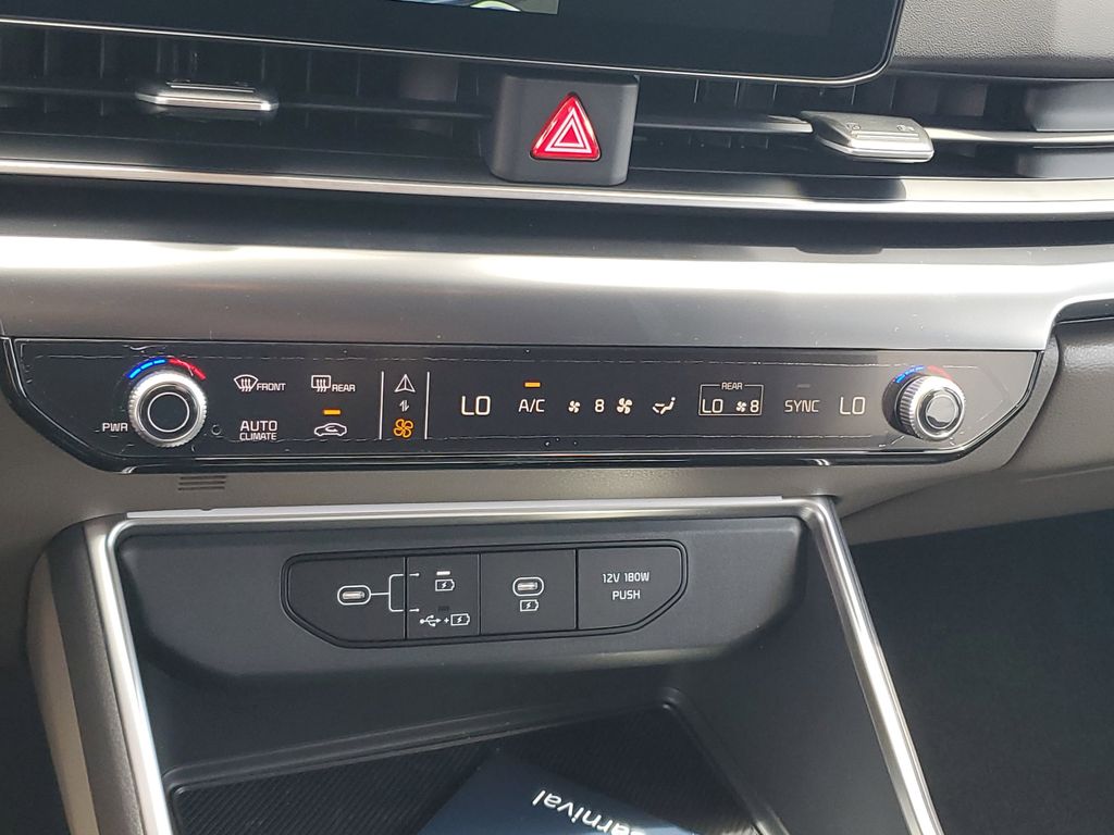 2026 Kia Carnival LXS - Photo 17