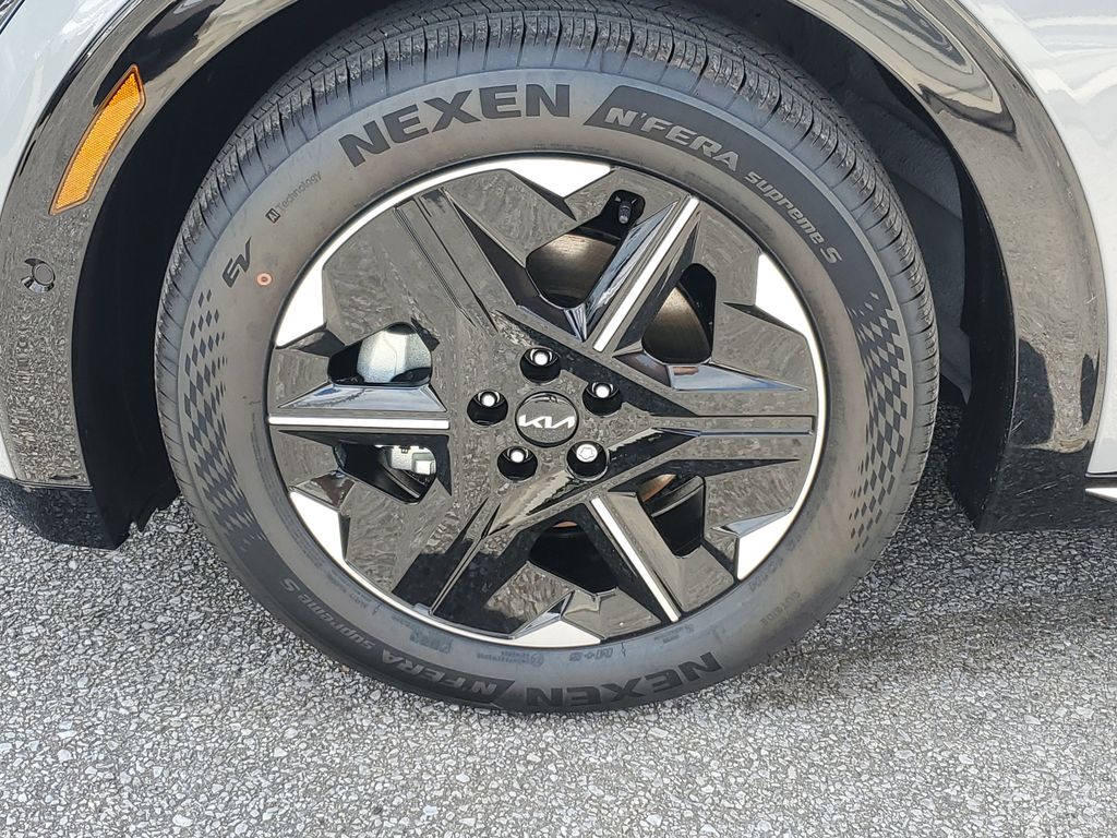 2025 Kia EV6 Wind - Photo 30