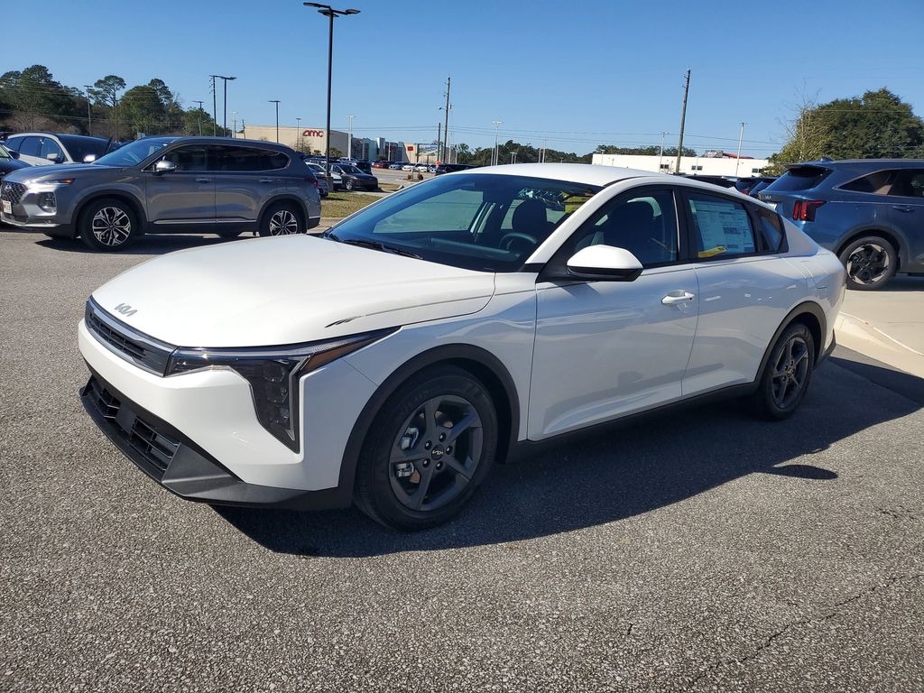 New 2026 Kia K4 LXS Sedan
