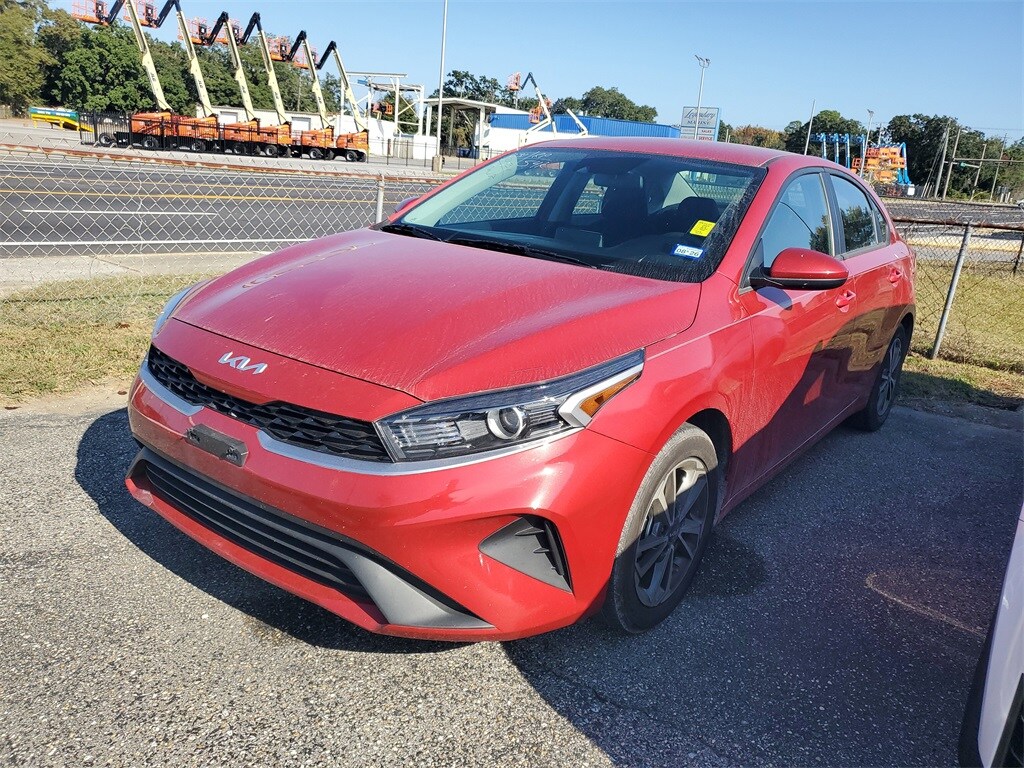2023 Kia Forte LXS photo 2