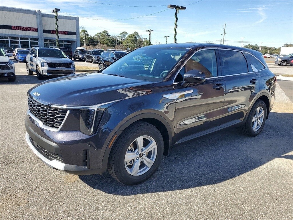 2025 Kia Sorento LX photo 2