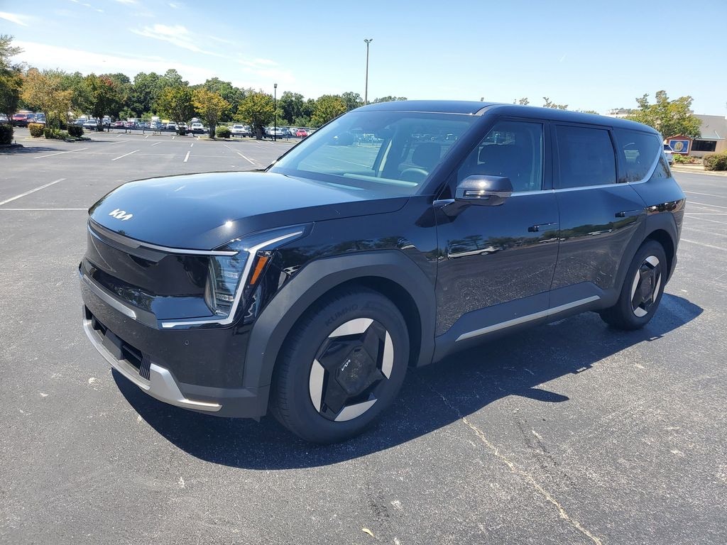 New 2026 Kia EV9 Light Long Range SUV