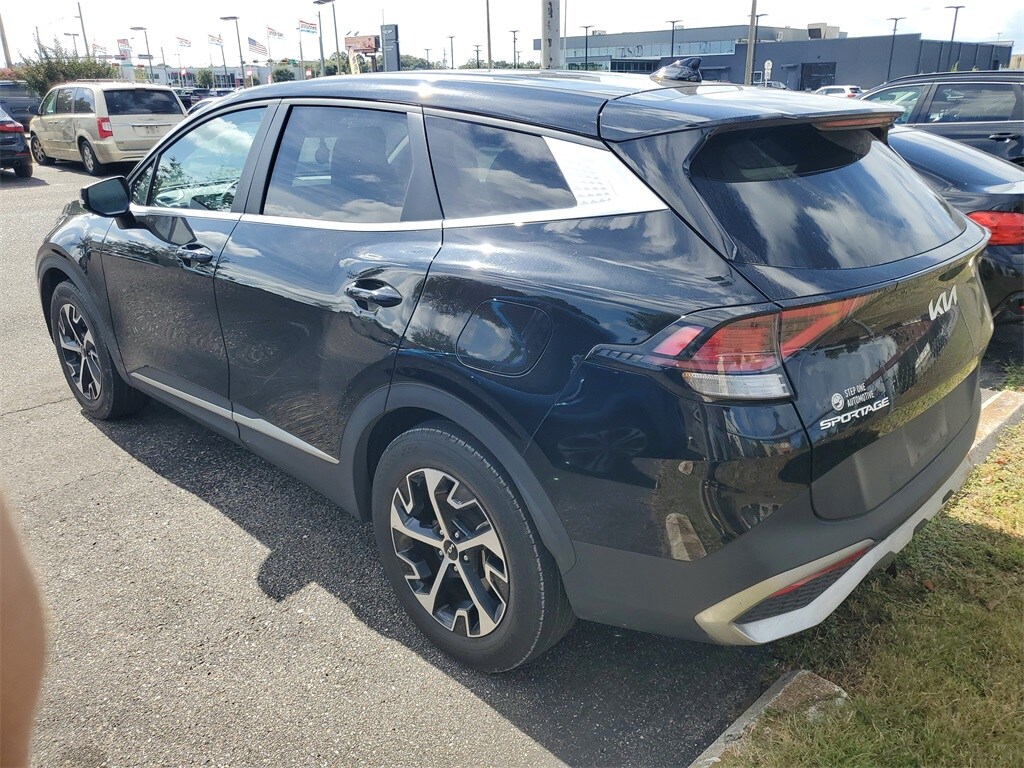 2023 Kia Sportage EX photo 3