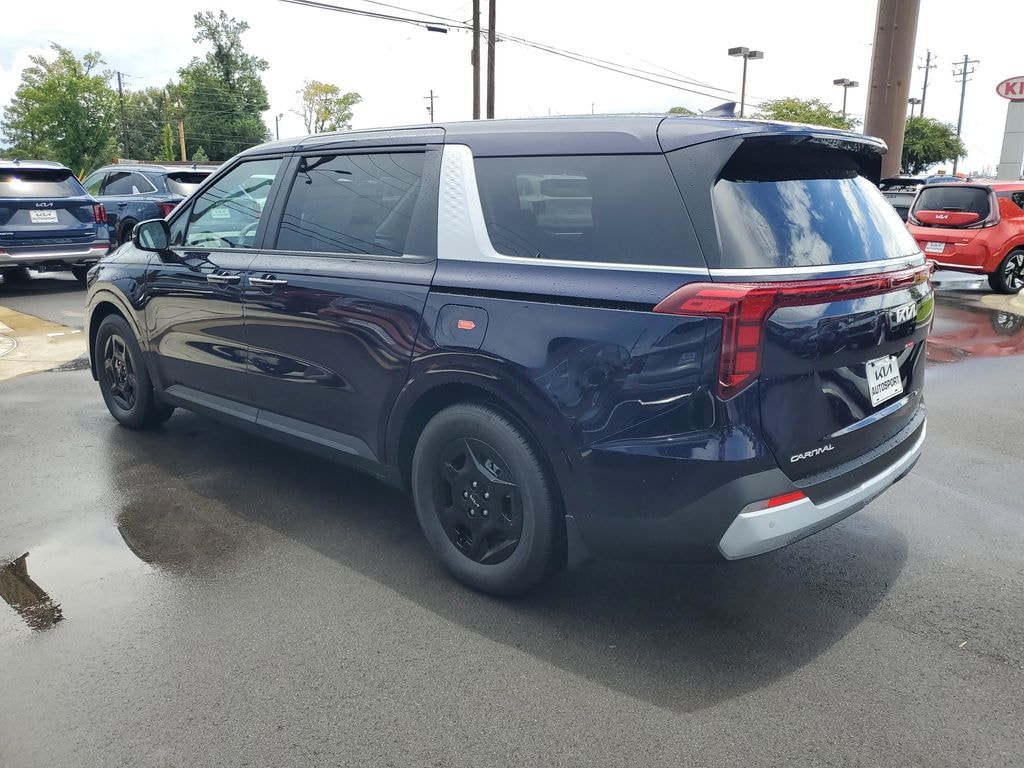 New 2026 Kia Carnival LXS Minivan/Van