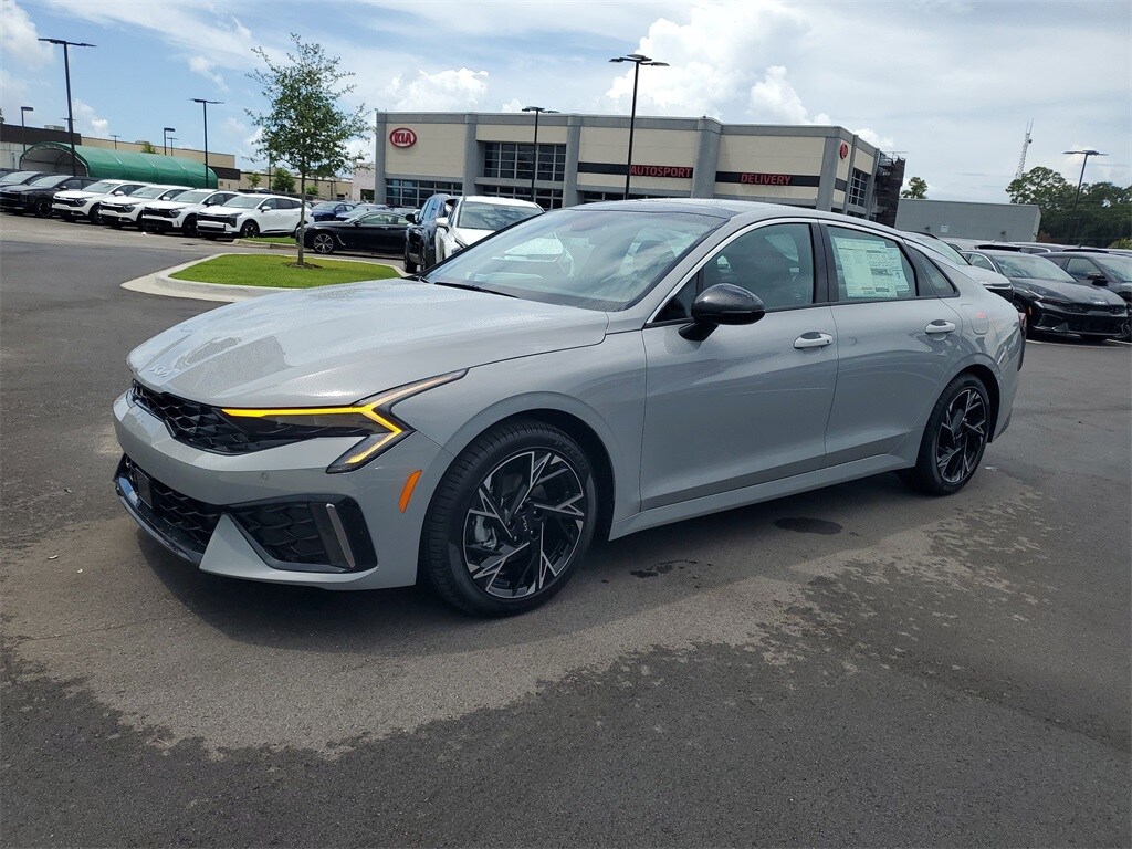 2025 Kia K5 GT-Line photo 2