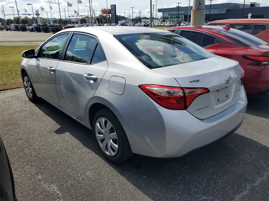 2017 Toyota Corolla LE photo 3