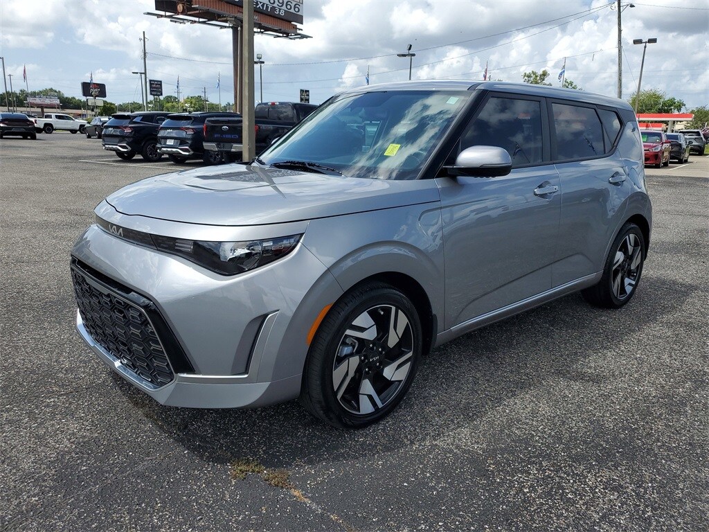 2025 Kia Soul GT-Line photo 2