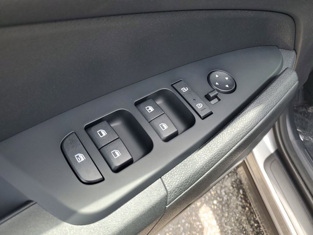 2025 Kia Sportage LX Hybrid - Photo 9