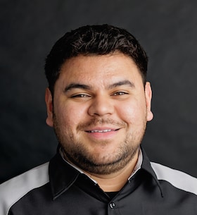 Staff member Eduardo Pardo from ID_86a72e86cb4b