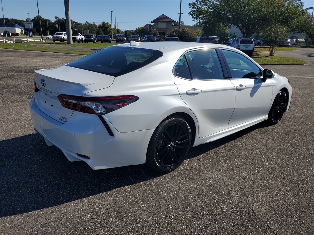 Used 2022 Toyota Camry Hybrid XSE Sedan
