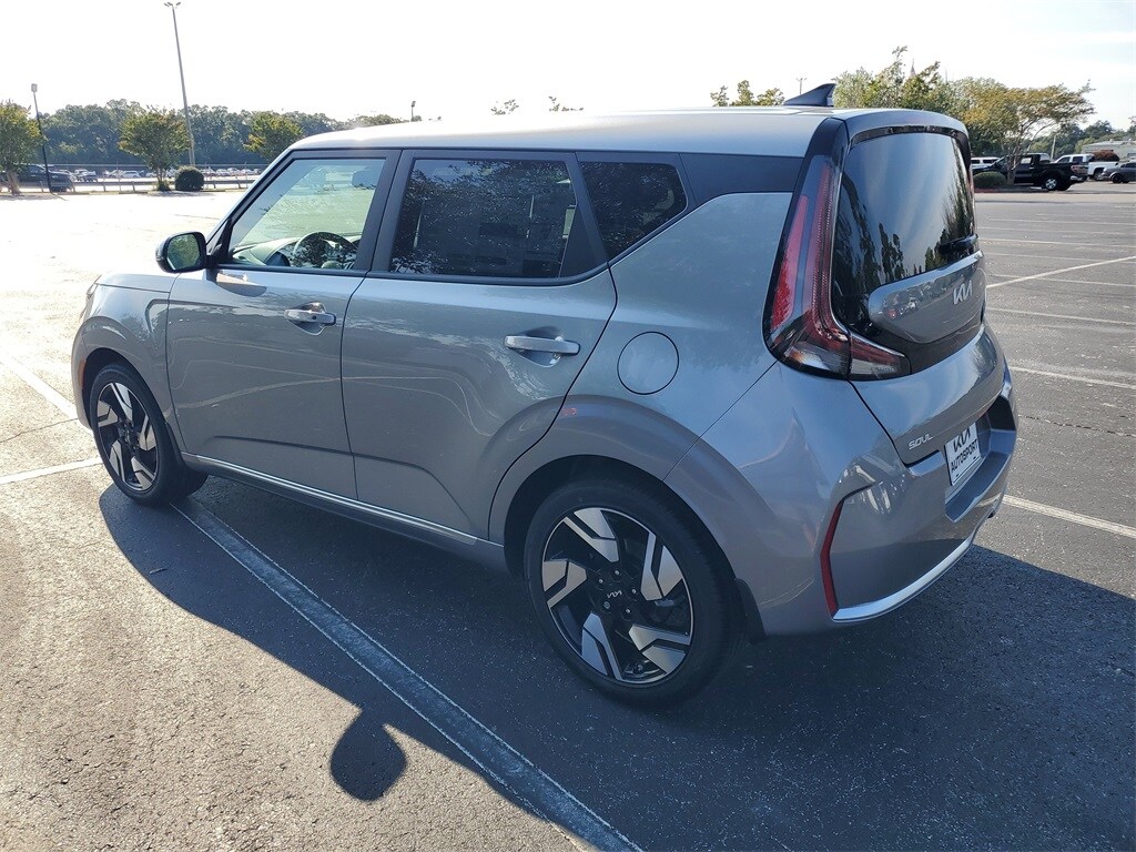 2025 Kia Soul GT-Line photo 3