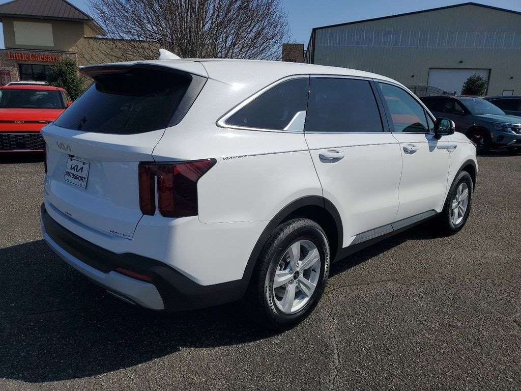 Used 2025 Kia Sorento LX SUV