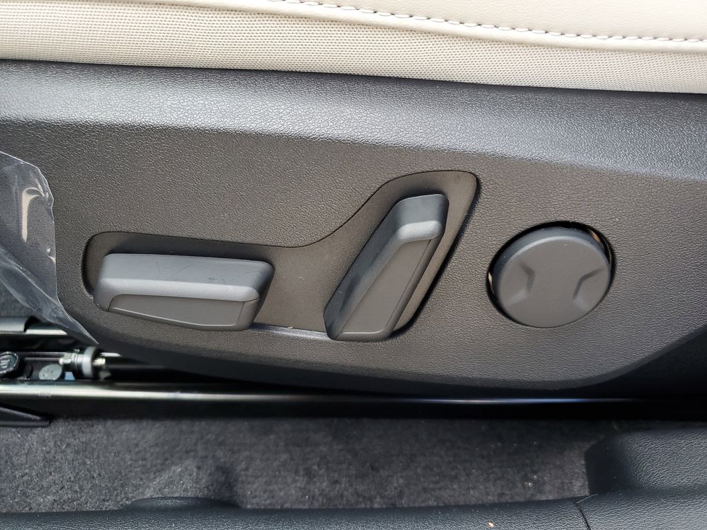 2025 Kia EV6 Wind - Photo 8