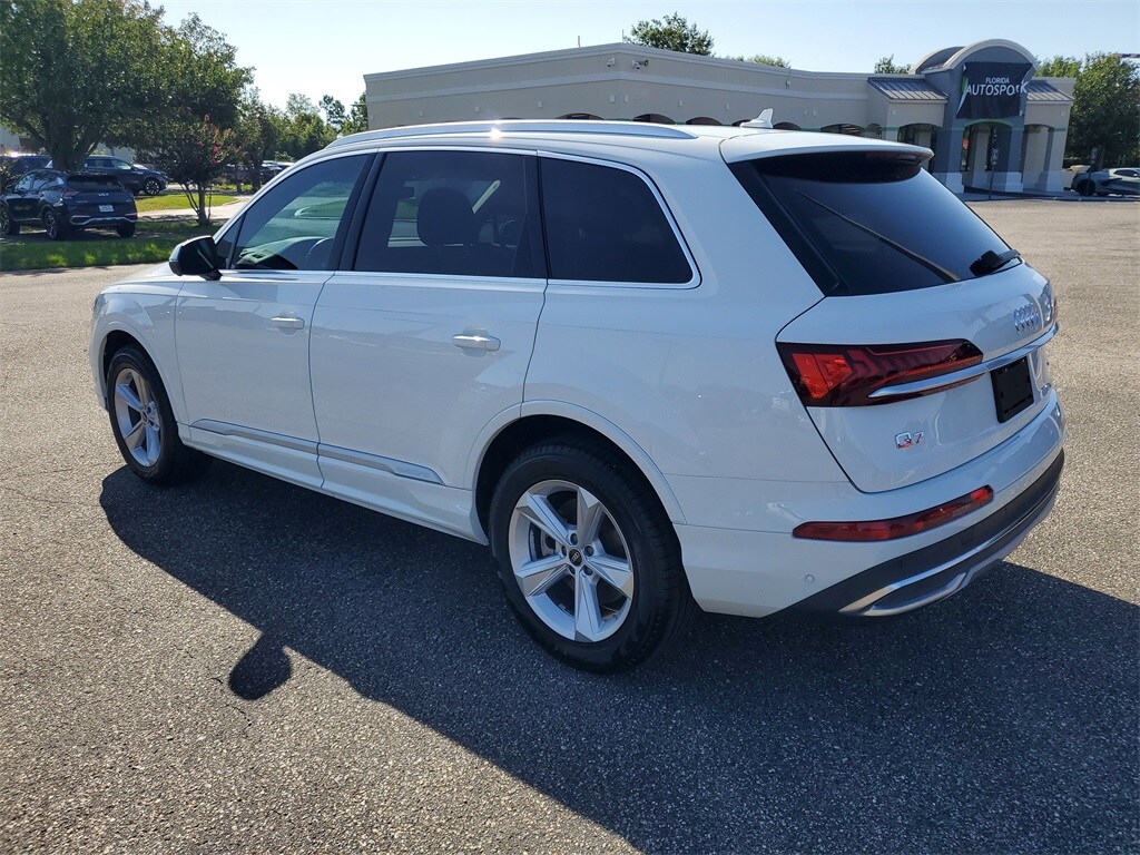 2022 Audi Q7 55 Premium photo 3