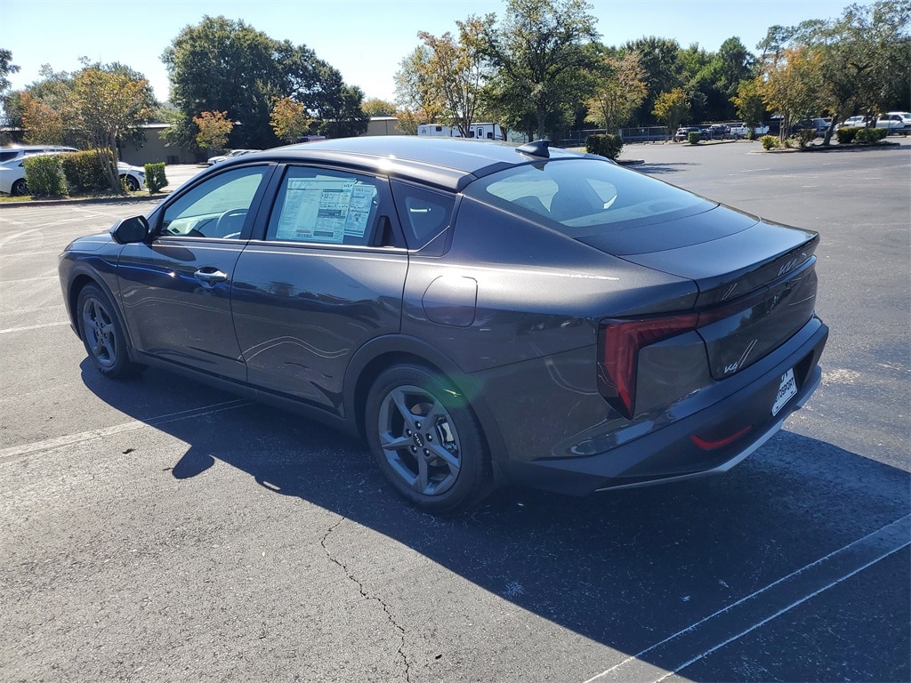 New 2025 Kia K4 LXS Sedan