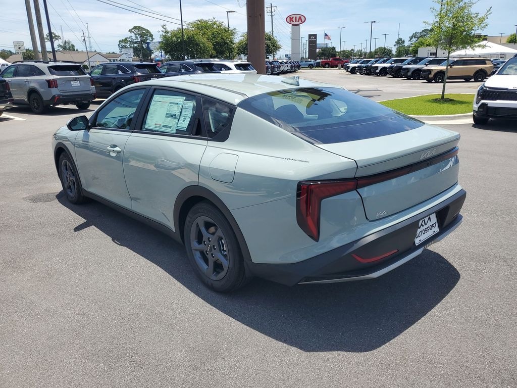 New 2026 Kia K4 LXS Sedan