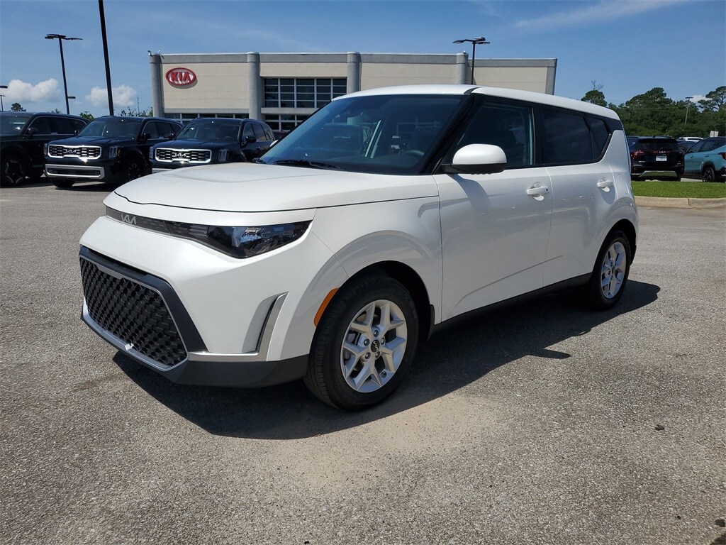 2025 Kia Soul S photo 2