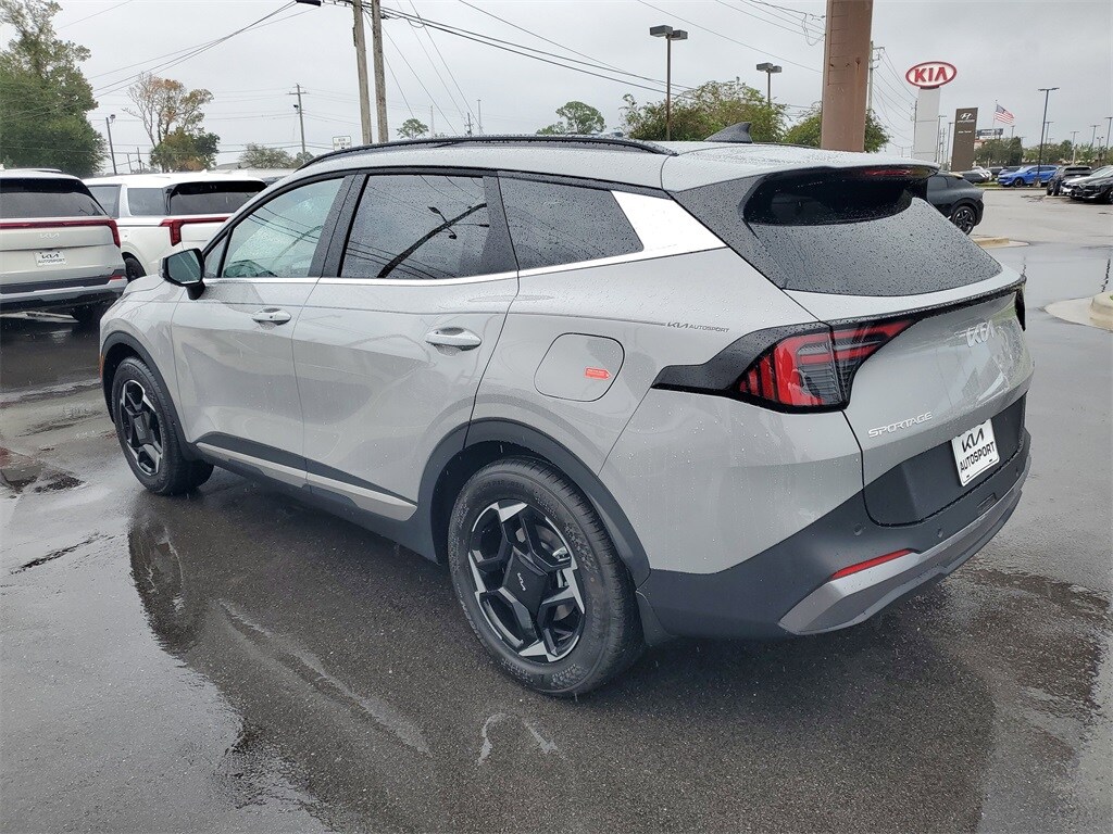 2026 Kia Sportage EX photo 3