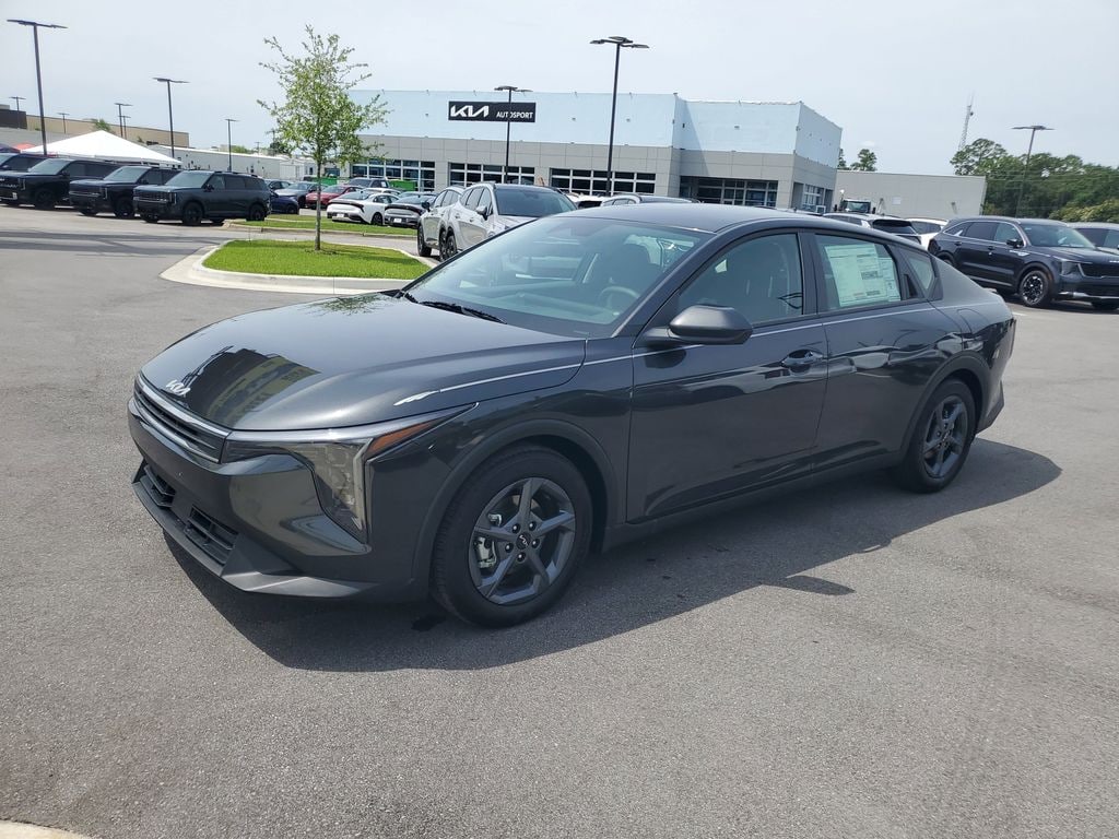 New 2026 Kia K4 LXS Sedan