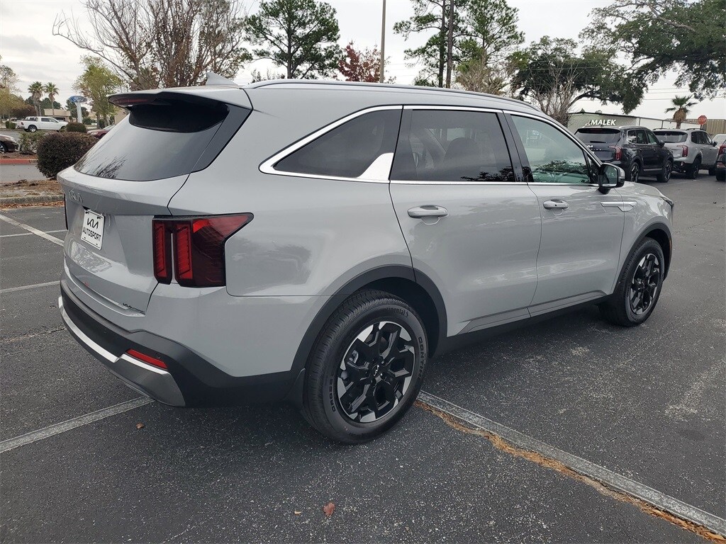 2026 Kia Sorento S photo 4