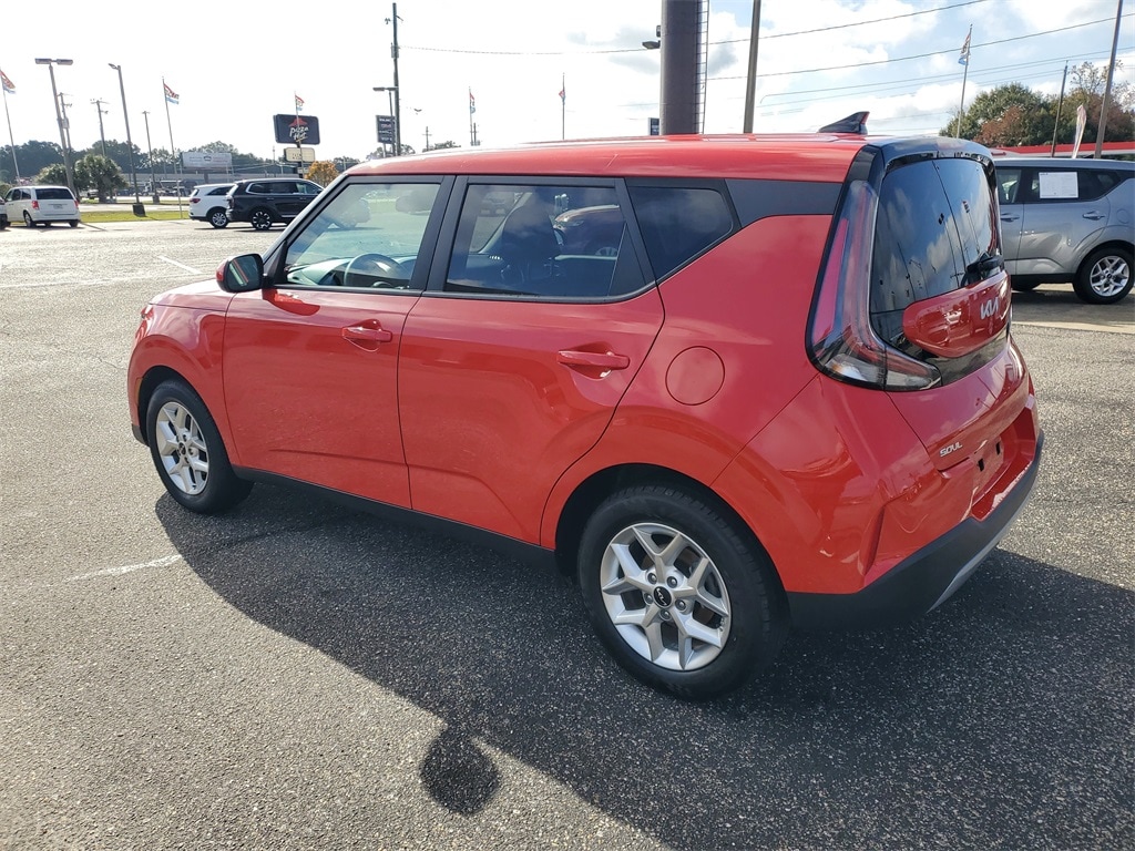 Used 2024 Kia Soul LX Hatchback