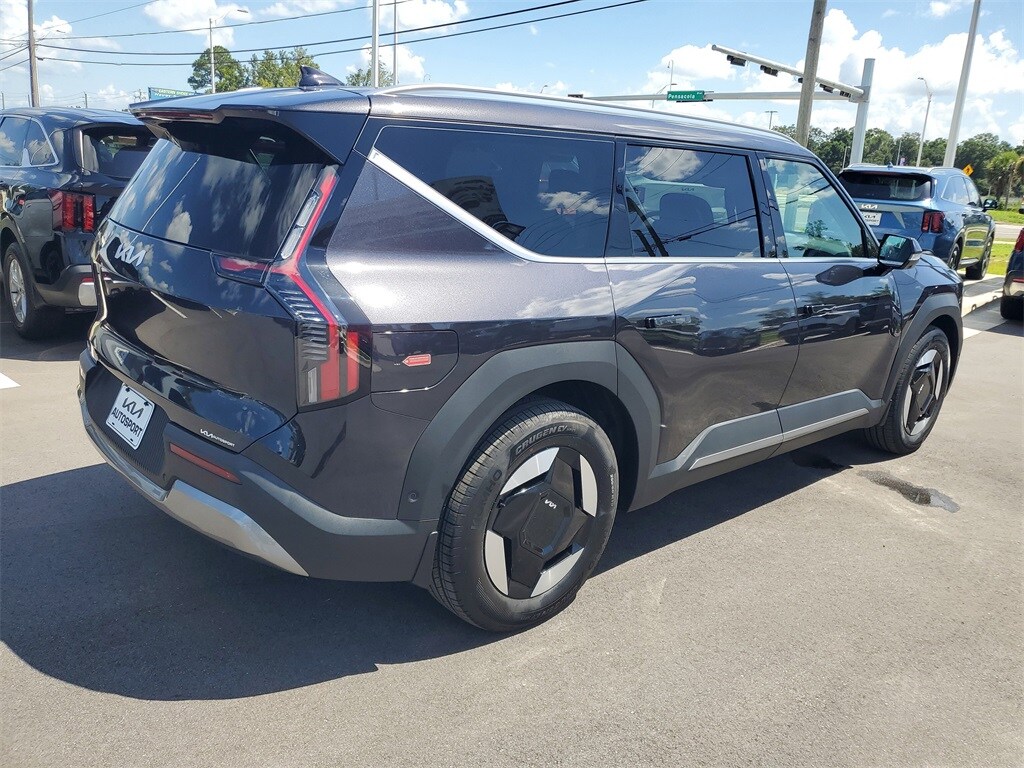 2026 Kia EV9 Wind photo 4