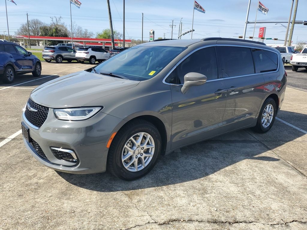Used 2022 Chrysler Pacifica Touring L Minivan/Van