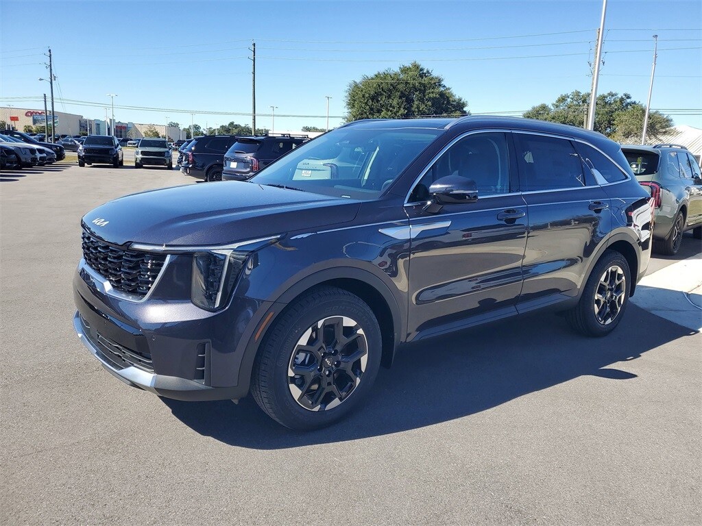 2026 Kia Sorento S photo 2