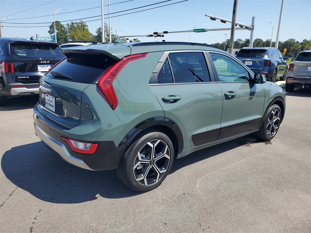 2025 Kia Niro EX Touring photo 4