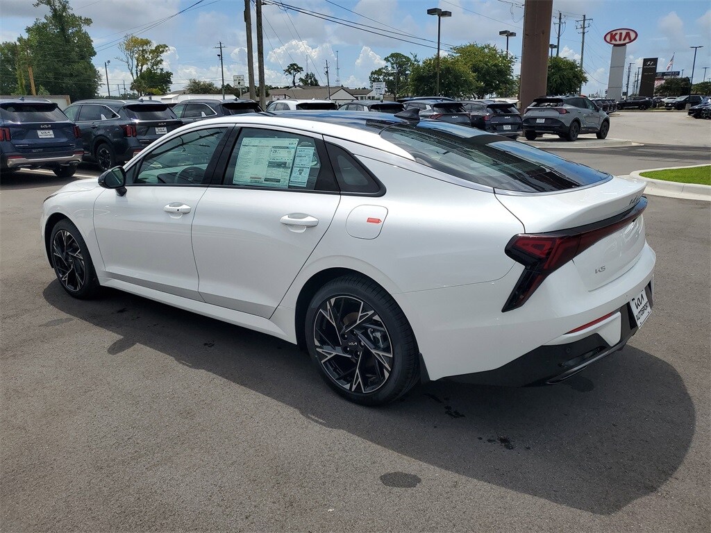 2025 Kia K5 GT-Line photo 3