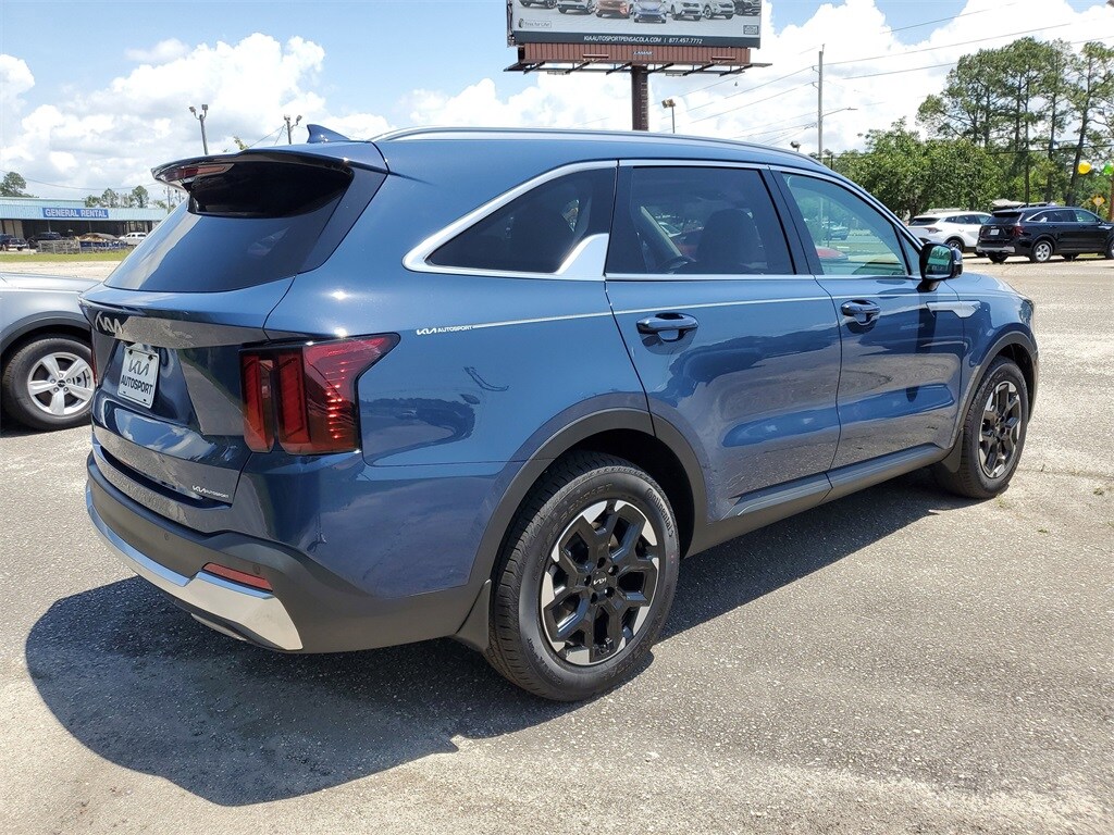 2025 Kia Sorento S photo 4
