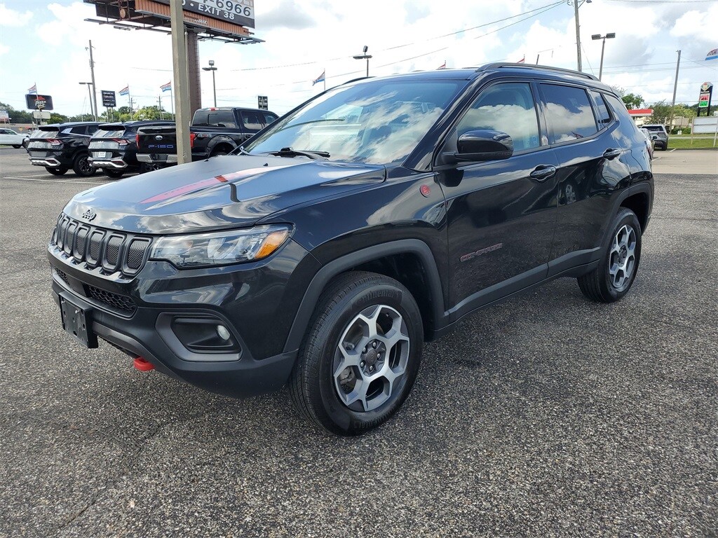 2022 Jeep Compass Trailhawk photo 2
