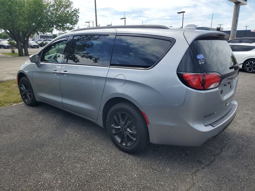 Used 2020 Chrysler Pacifica Launch Edition Minivan/Van