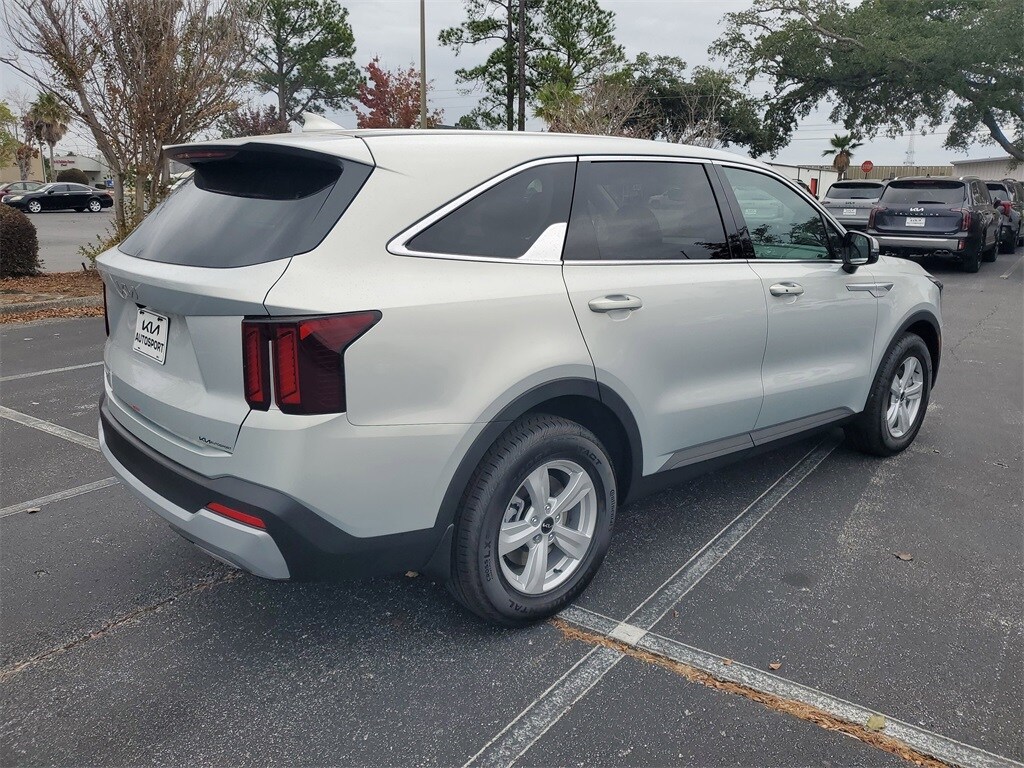 2026 Kia Sorento LX photo 2