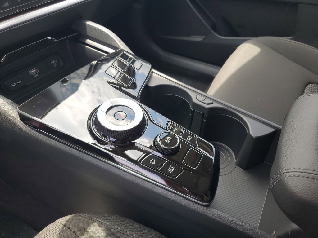 2025 Kia Sportage LX Hybrid - Photo 18