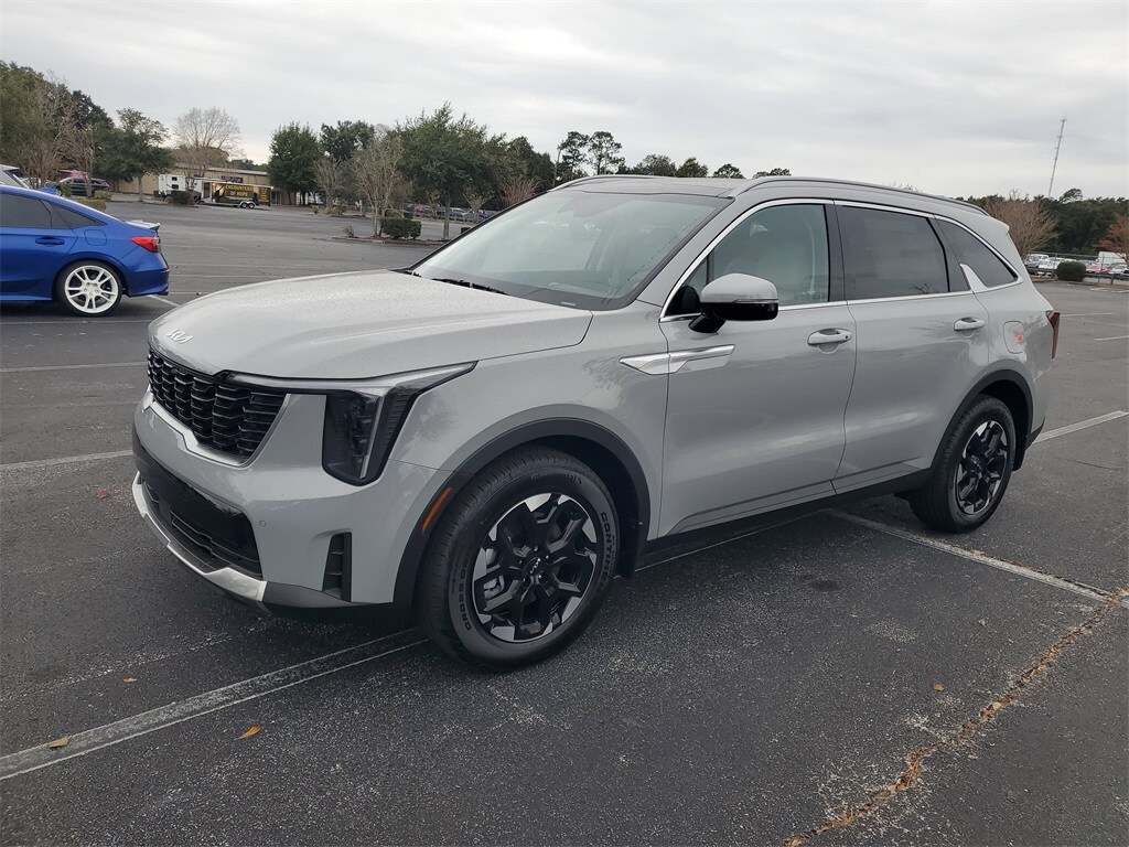 2026 Kia Sorento S photo 2