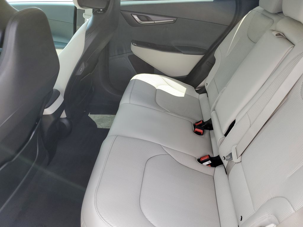 2025 Kia EV6 Wind - Photo 21