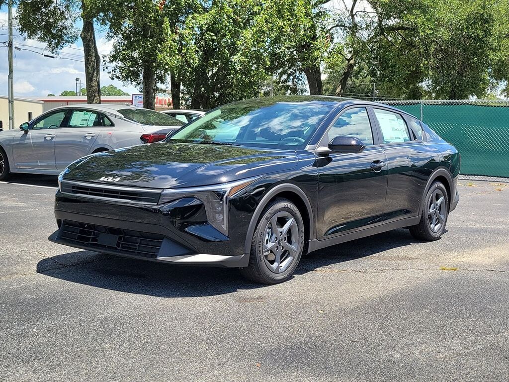 New 2026 Kia K4 LXS Sedan