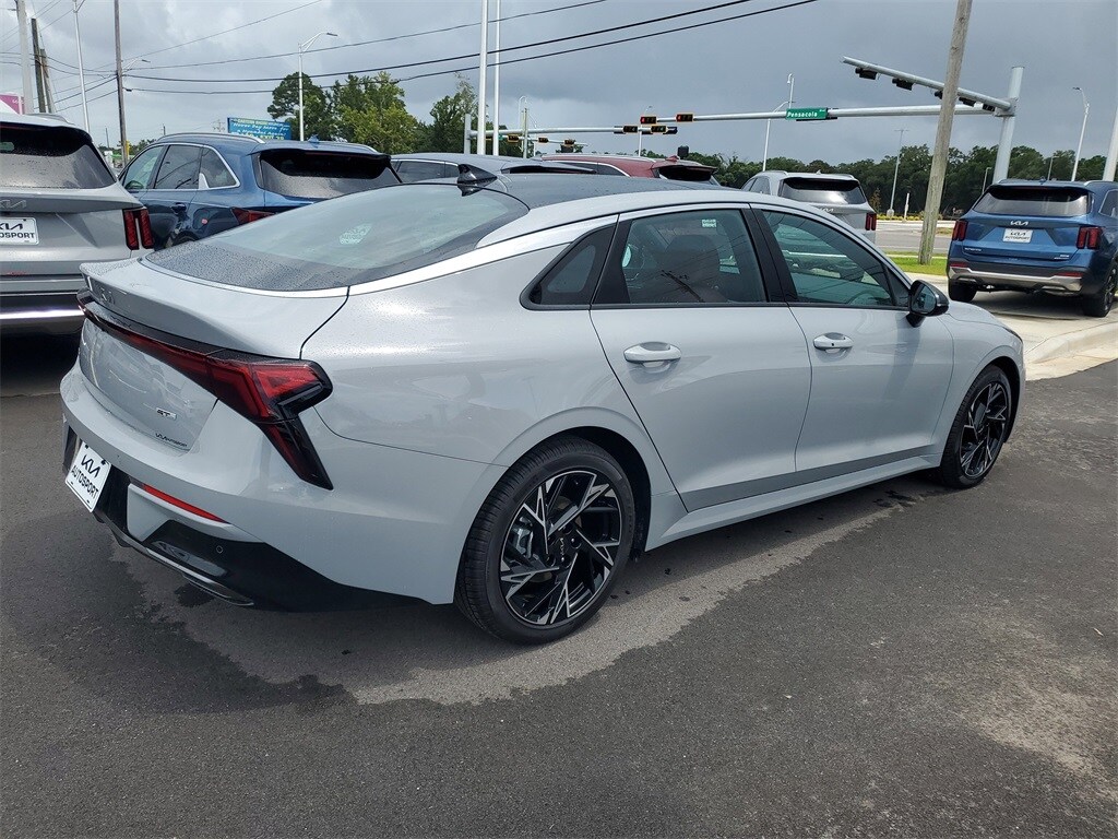 2025 Kia K5 GT-Line photo 4