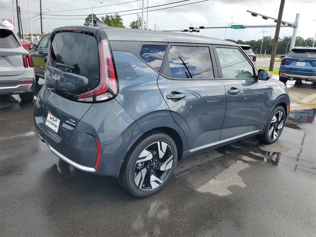 2025 Kia Soul GT-Line photo 4